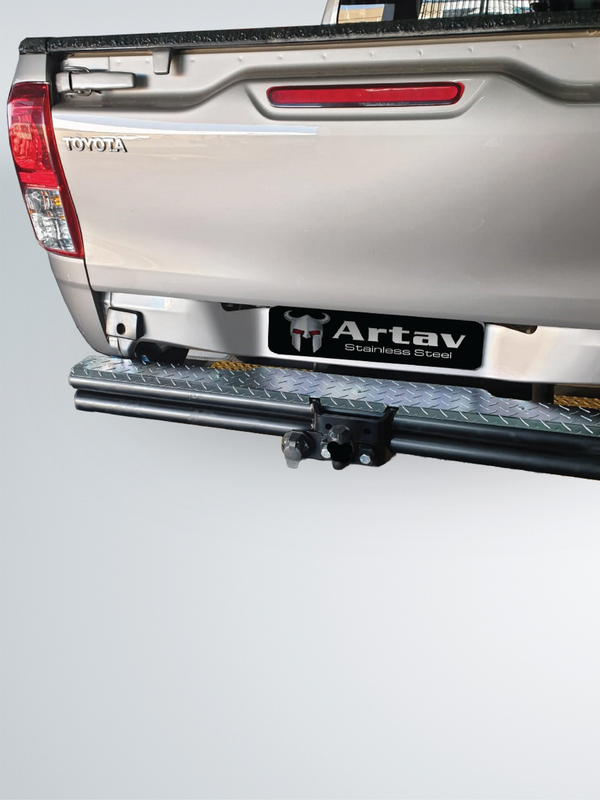 Toyota Hilux Step Towbar 2016 >