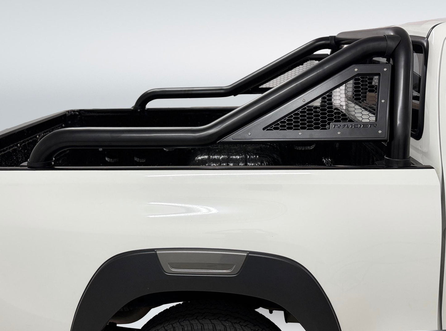 Toyota Hilux RAIDER Honeycomb Sports Bar Black 2016 >