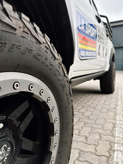 Hilux Revo Electric Side Steps (2015-2019)