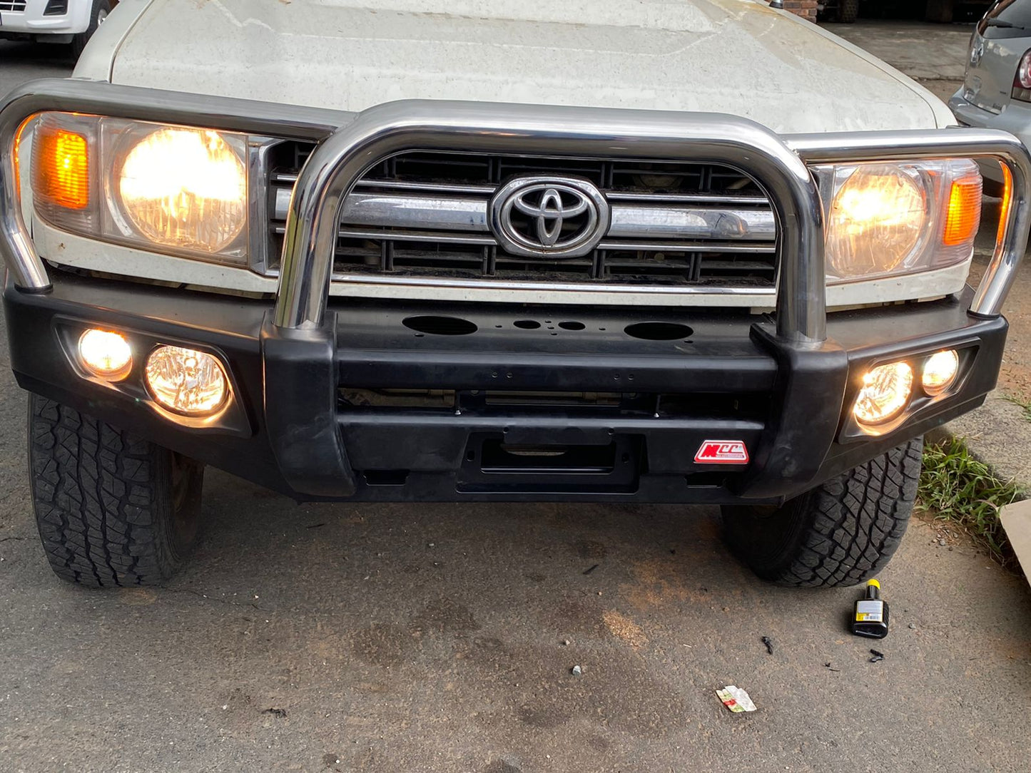 TOYOTA: LANDCRUISER Bumper Replacment