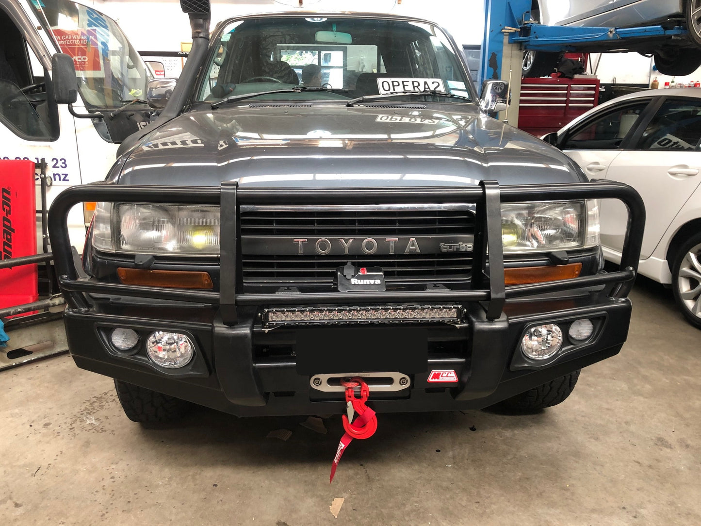 TOYOTA: LANDCRUISER Bumper Replacment