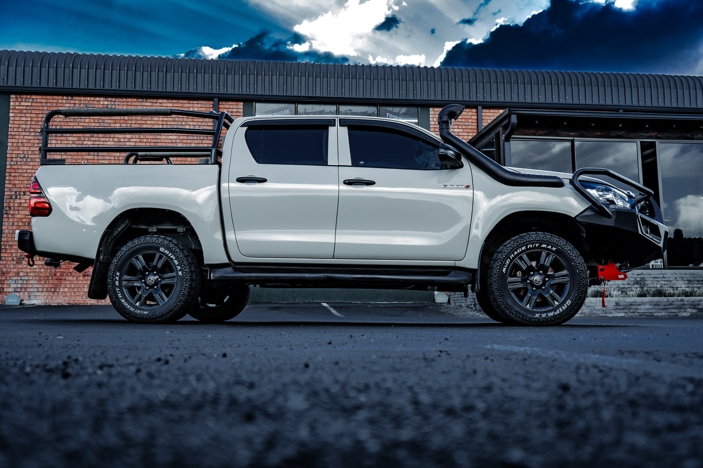 Hilux Front Bumper 2021-onwards