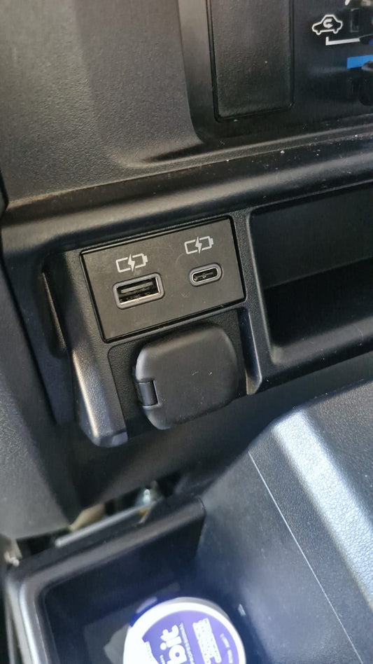 LC 79/76 2024+ Super Fast USB & C Type Charger Model