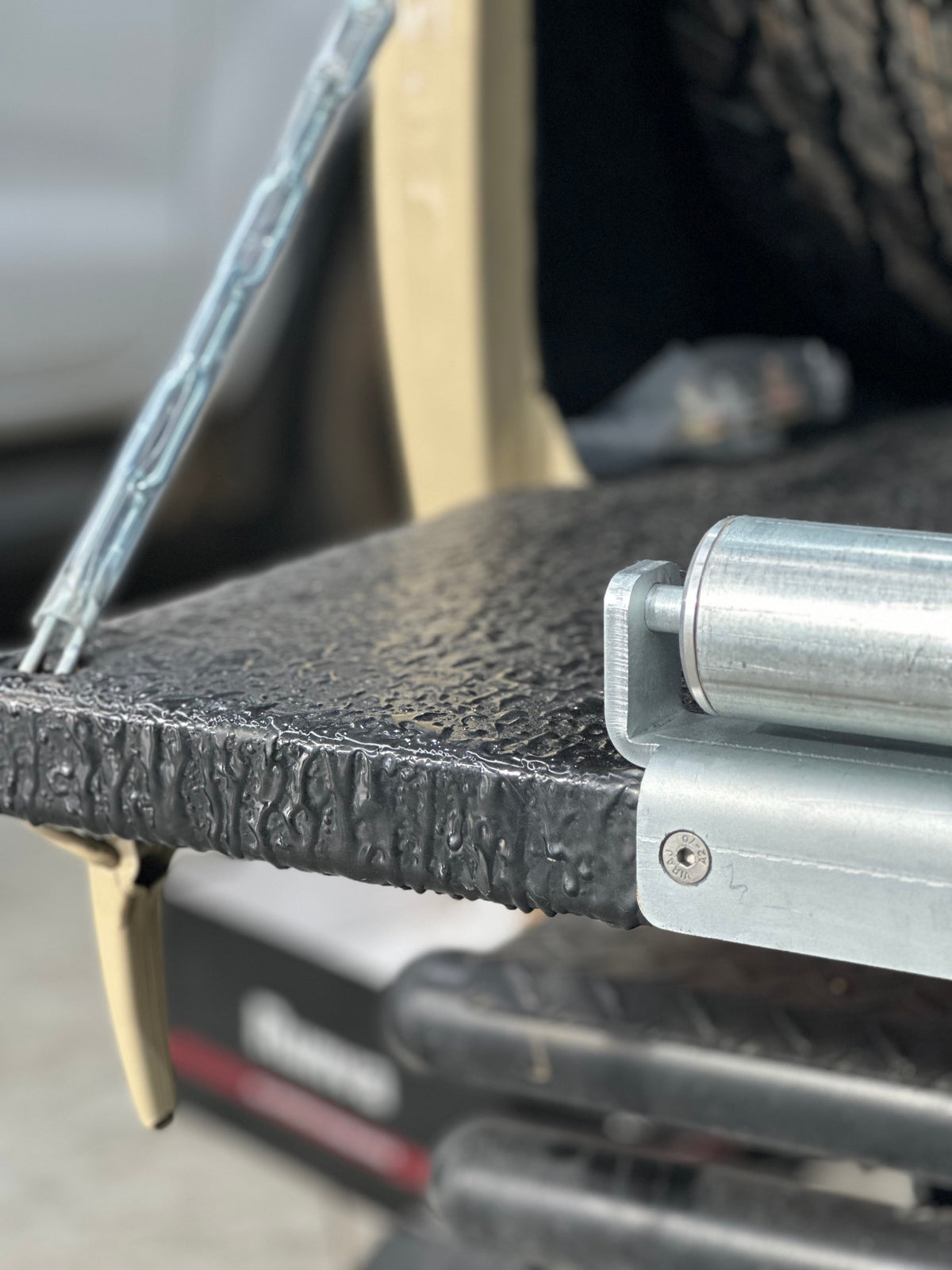 Tailgate Roller