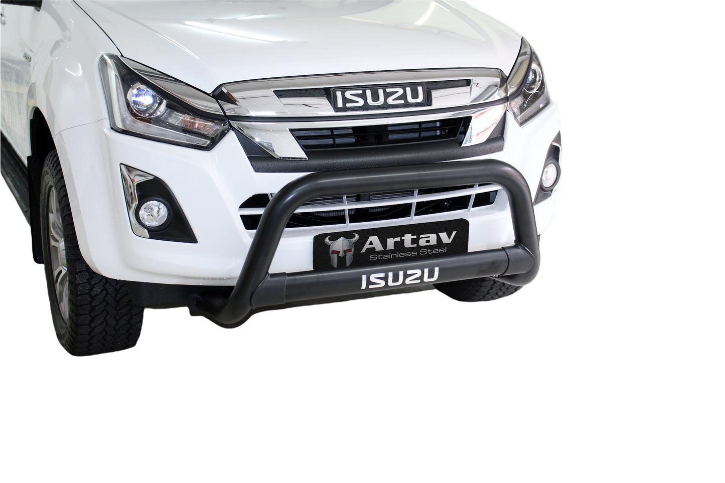Isuzu RT50 & RT85 Nudge Bar Black 2013 - 2021