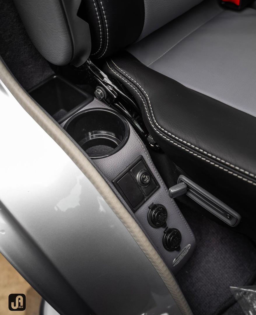 Land Cruiser 79 Series D/Cab Rear Cupholder (1994-Current)