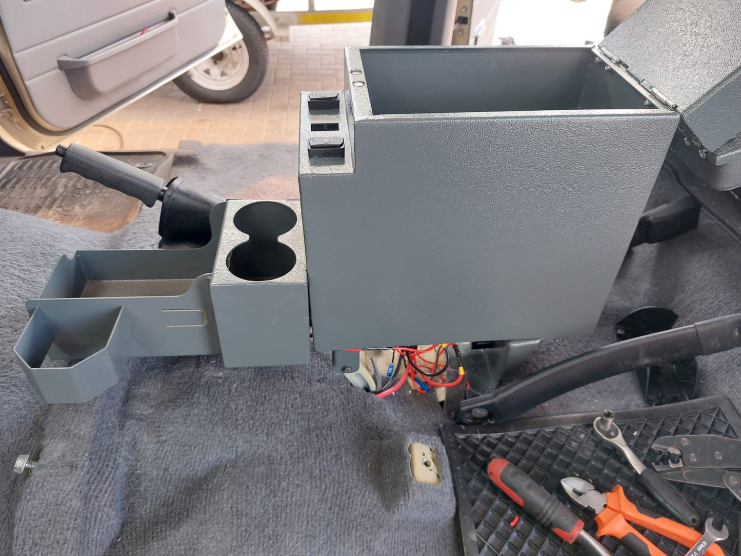 Landcruiser 79 8L Console Fridge Bracket Double Cab (1994-Current)