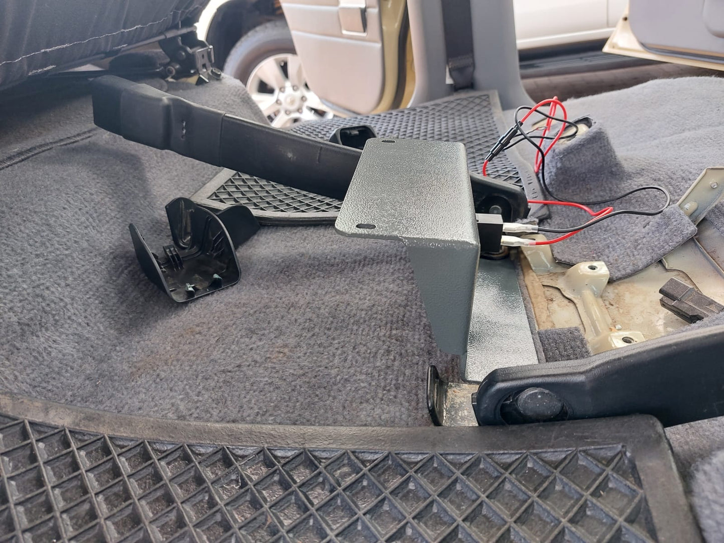 Landcruiser 79 8L Console Fridge Bracket Double Cab (1994-Current)