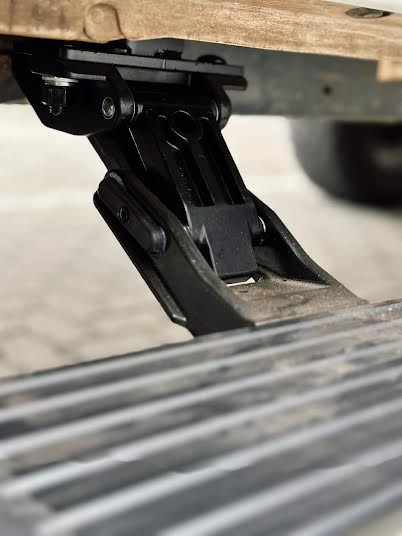 Hilux Revo Electric Side Steps (2015-2019)