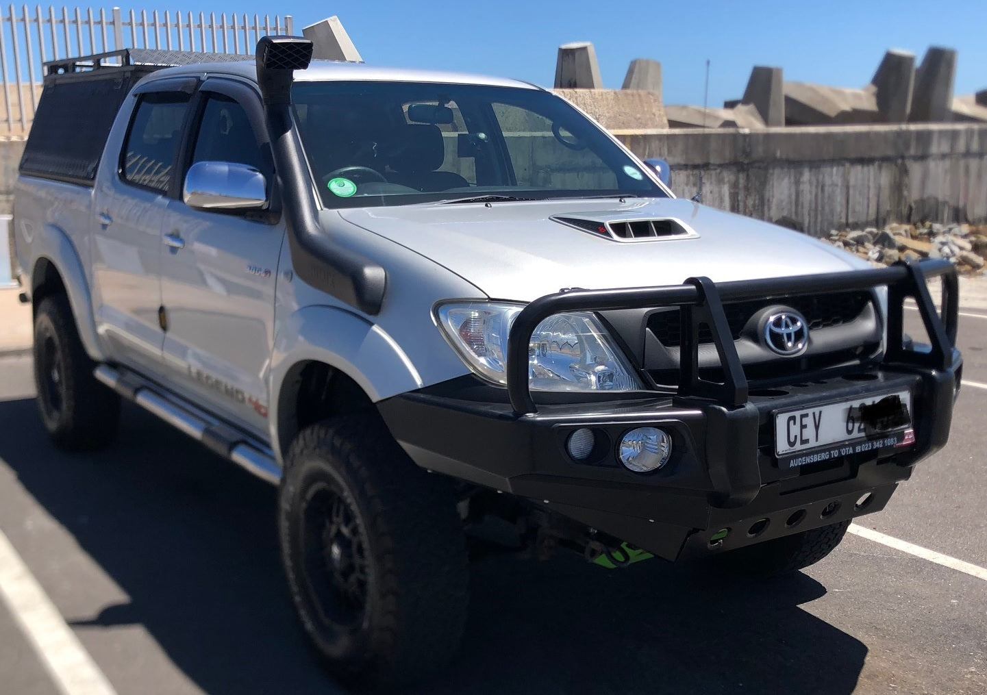 TOYOTA:  HILUX VIGO D4D Bumper Replacment