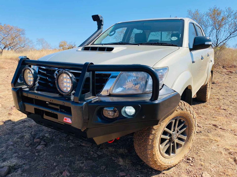 TOYOTA:  HILUX VIGO D4D Bumper Replacment