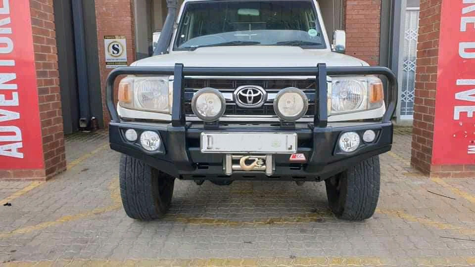 TOYOTA:   LANDCRUISER Bumper Replacment