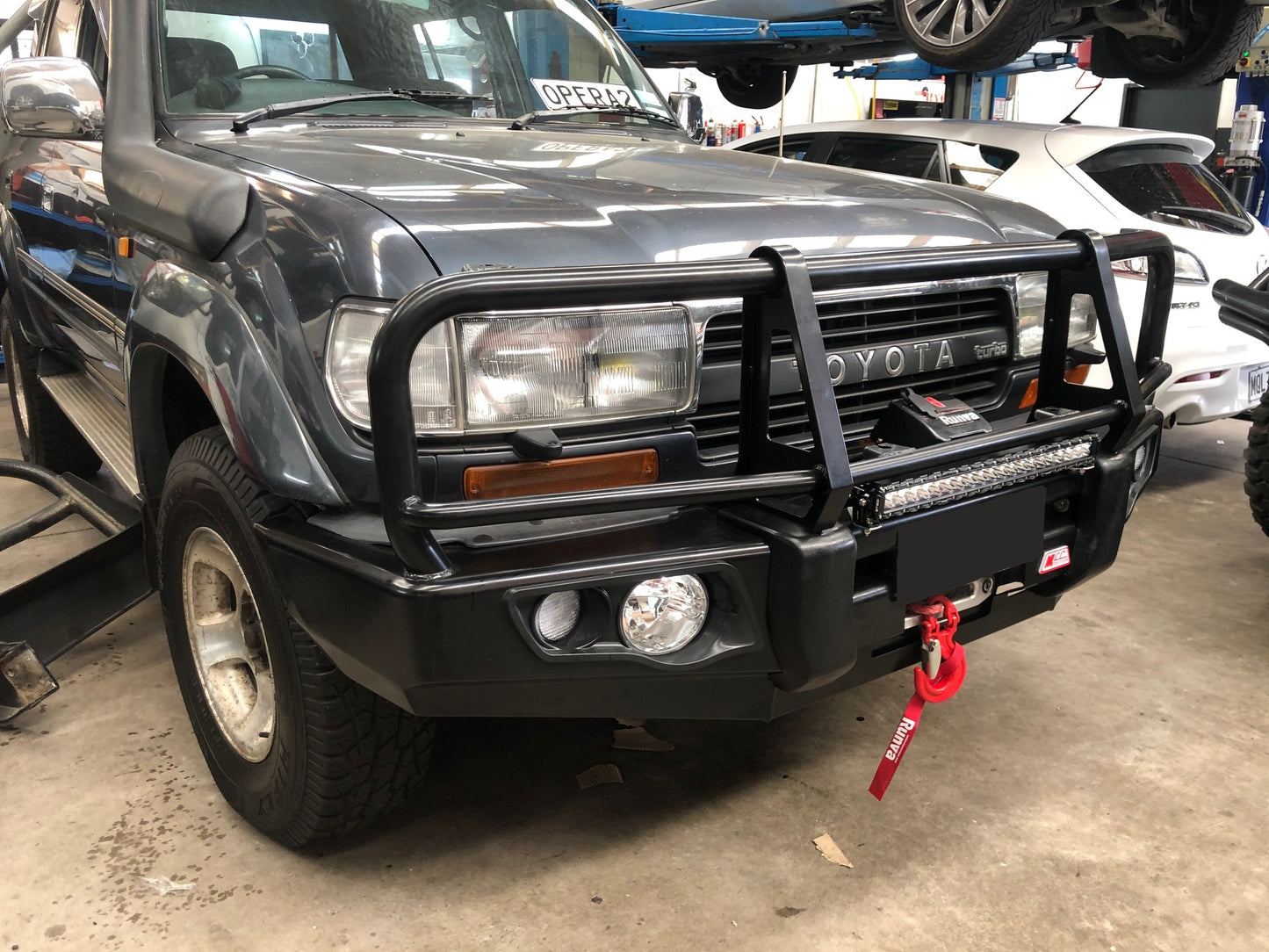 TOYOTA:   LANDCRUISER Bumper Replacment